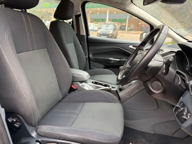 2014 Ford Grand C-Max 1L Titanium 5dr - Photo 5