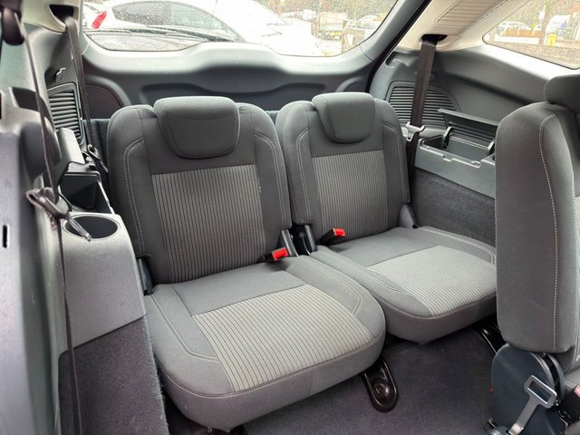 2014 Ford Grand C-Max 1L Titanium 5dr - Photo 7