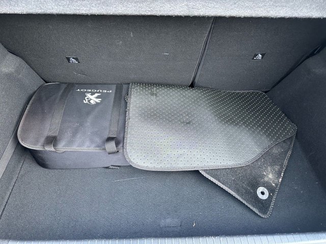 2020 PEUGEOT E-208 50kWh Allure Hatchback 5dr Electric Auto (136 ps) - Photo 11