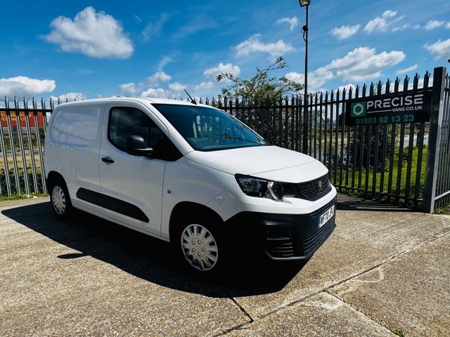 View our PEUGEOT PARTNER