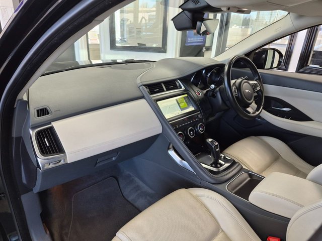 2019 JAGUAR E-PACE - Photo 11