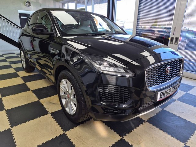 2019 JAGUAR E-PACE - Photo 4