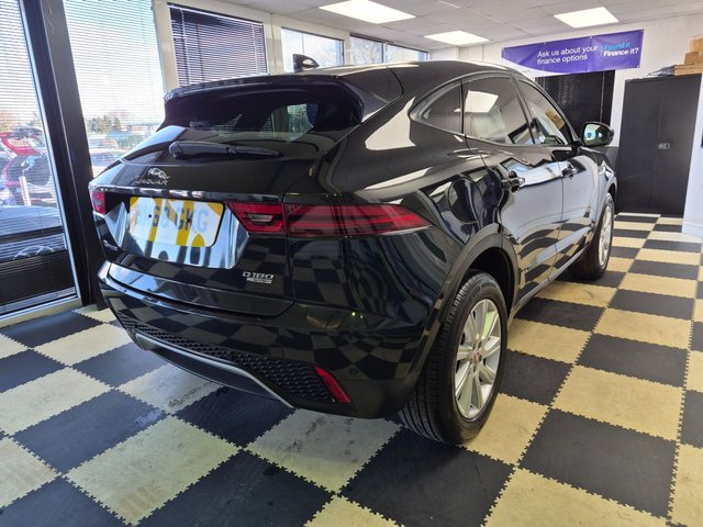 2019 JAGUAR E-PACE - Photo 3