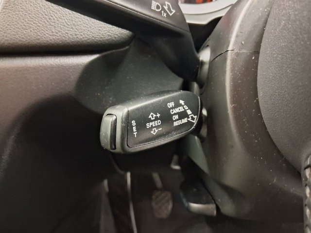 2017 AUDI Q3 - Photo 6