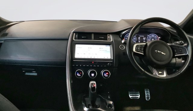 2019 Jaguar E-Pace 2L Chequered Flag 5dr - Photo 2