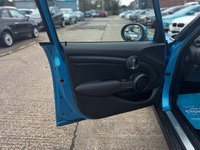 USED 2017 17 MINI HATCH 1.5 Cooper Hatchback 5dr Petrol Auto Euro 6 (s/s) (136 ps) CHILI/NAV CHILI, Nav, Head up, adapt cru