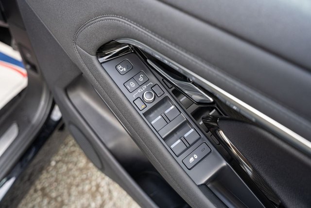 2019 Land Rover RANGE ROVER EVOQUE 2.0 D180 R-Dynamic SE SUV 5dr Diesel Auto 4WD Euro 6 (s/s) (180 ps) - Photo 11