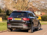 USED 2020 20 MERCEDES-BENZ GLC 2.0 GLC300d AMG Line (Premium) G-Tronic+ 4MATIC Euro 6 (s/s) 5dr MERCEDES HISTORY MEGA SPEC