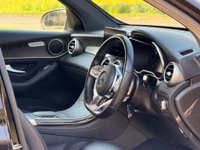USED 2020 20 MERCEDES-BENZ GLC 2.0 GLC300d AMG Line (Premium) G-Tronic+ 4MATIC Euro 6 (s/s) 5dr MERCEDES HISTORY MEGA SPEC
