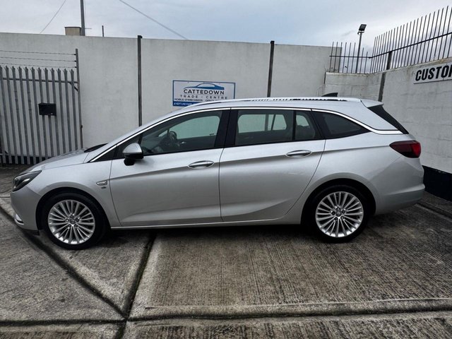 2016 Vauxhall Astra 1.6L Elite Nav 5dr - Photo 2