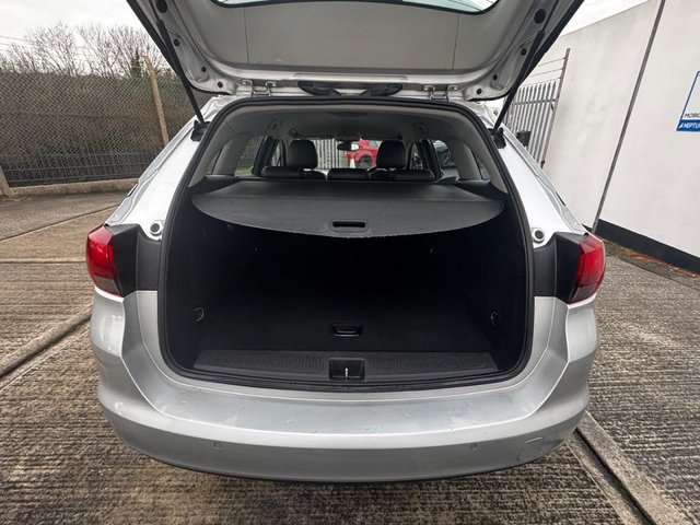 2016 Vauxhall Astra 1.6L Elite Nav 5dr - Photo 7