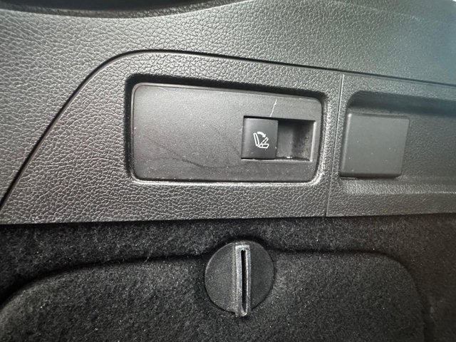 2016 Vauxhall Astra 1.6L Elite Nav 5dr - Photo 9