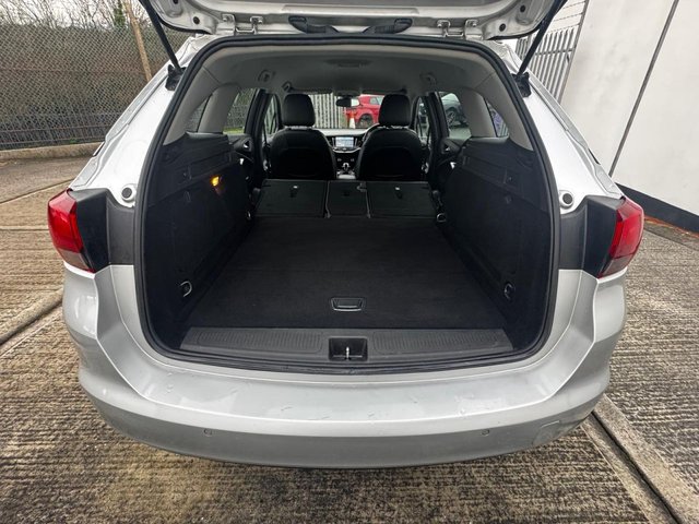 2016 Vauxhall Astra 1.6L Elite Nav 5dr - Photo 6