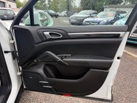 USED 2017 17 PORSCHE CAYENNE 3.0 TD V6 SUV 5dr Diesel TiptronicS 4WD Euro 6 (s/s) (262 ps) PCM*MEMORY SEATS*POWER TAILGATE