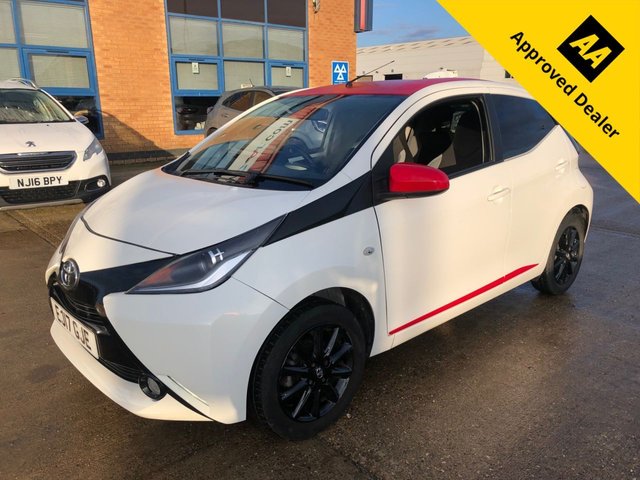 2017 TOYOTA AYGO 2017 1.0 VVT-i x-press Hatchback 5dr Petrol Manual Euro 6 (68 ps) - Photo 3
