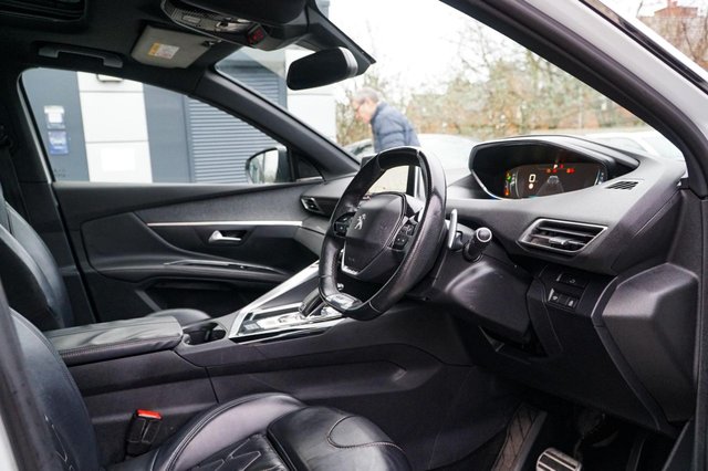 View our PEUGEOT 5008