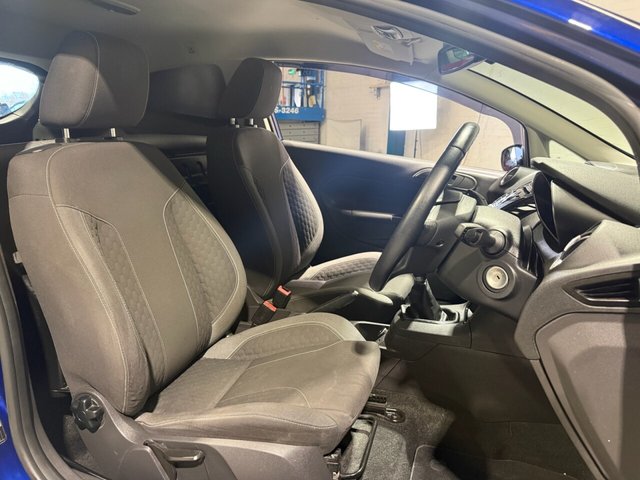 2017 FORD FIESTA VAN - Photo 5