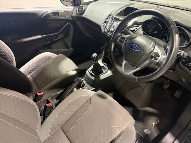 2017 FORD FIESTA VAN - Photo 7