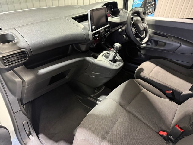 2022 PEUGEOT PARTNER - Photo 3