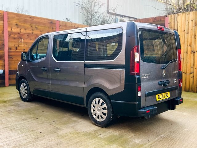 2021 RENAULT TRAFIC - Photo 10