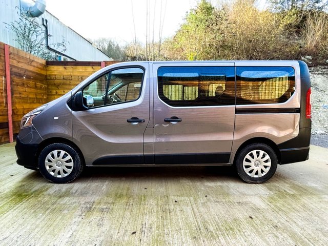2021 RENAULT TRAFIC - Photo 8