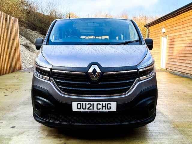 2021 RENAULT TRAFIC - Photo 11