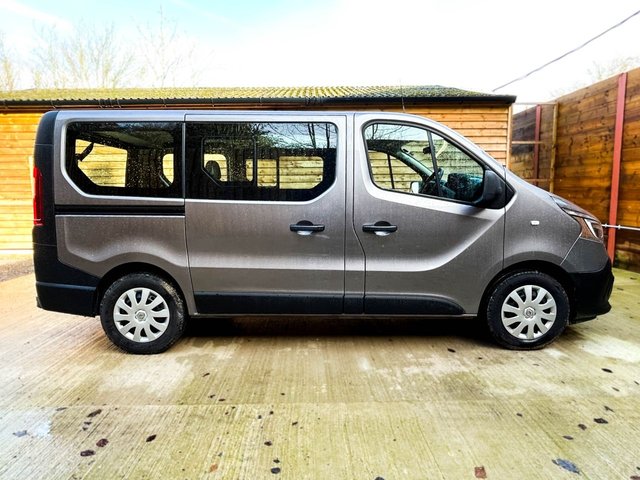 2021 RENAULT TRAFIC - Photo 7