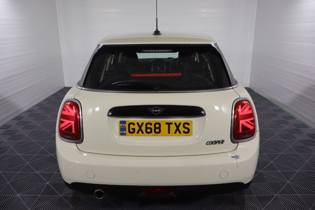 2018 MINI HATCH 1.5 Cooper Hatchback 5dr Petrol Steptronic Euro 6 (s/s) (136 ps) - Photo 5