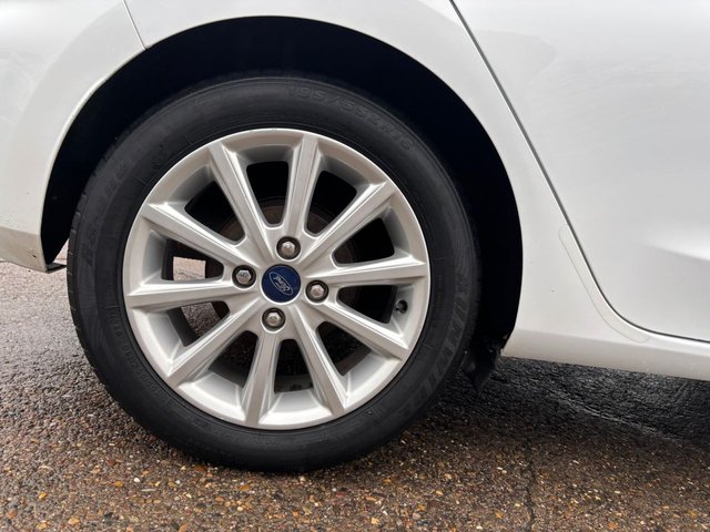 2019 FORD FIESTA 1.5 TDCi Titanium Hatchback 5dr Diesel Manual Euro 6 (s/s) (85 ps) - Photo 11