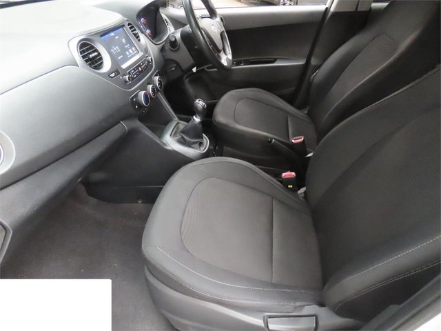 2019 HYUNDAI I10 - Photo 2