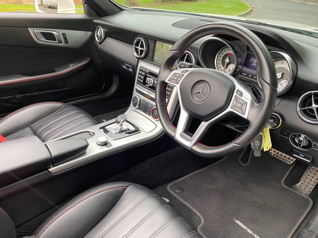 2015 MERCEDES-BENZ SLK 2.0 SLK200 AMG Sport Convertible 2dr Petrol G-Tronic Euro 6 (s/s) (184 ps) - Photo 9