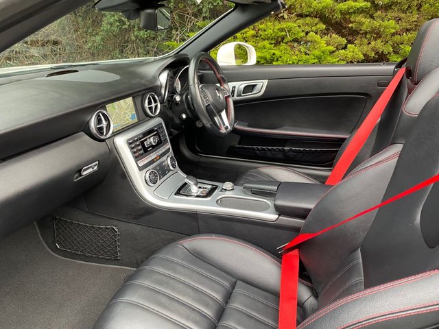 2015 MERCEDES-BENZ SLK 2.0 SLK200 AMG Sport Convertible 2dr Petrol G-Tronic Euro 6 (s/s) (184 ps) - Photo 11