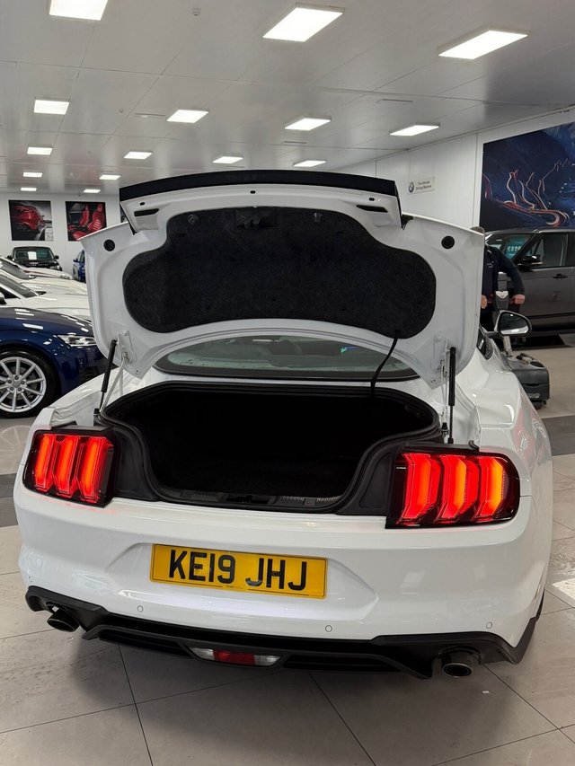 2019 FORD MUSTANG - Photo 8