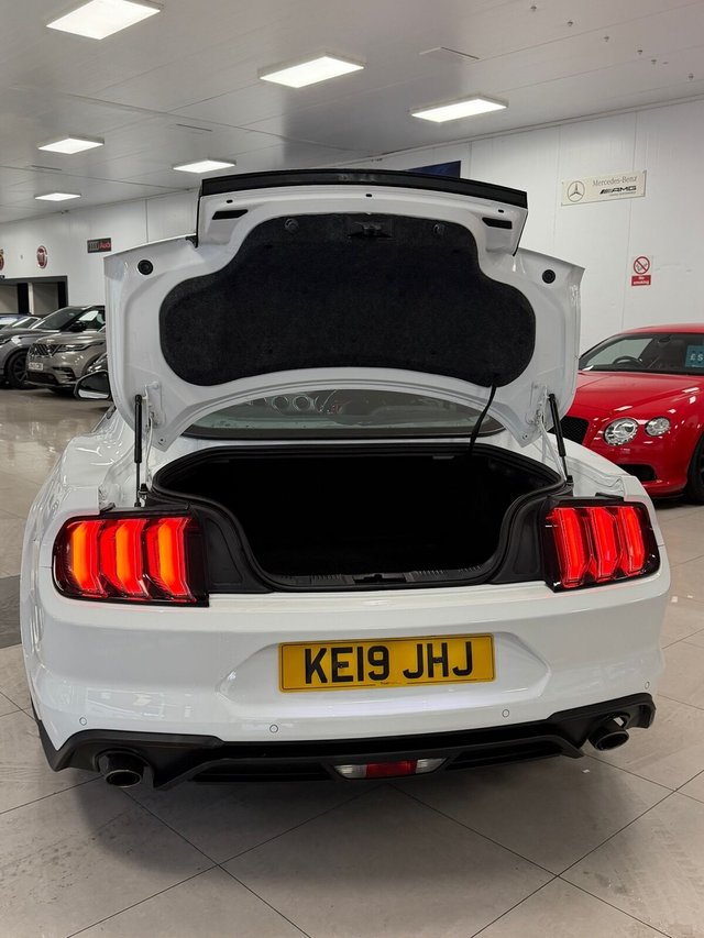 2019 FORD MUSTANG - Photo 9