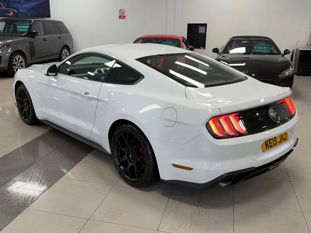 2019 FORD MUSTANG - Photo 10