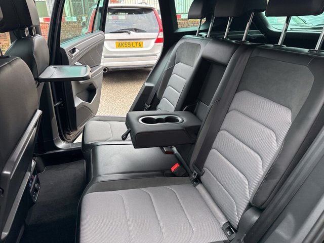 2019 Volkswagen Tiguan 2L R-Line Tech 5dr - Photo 7