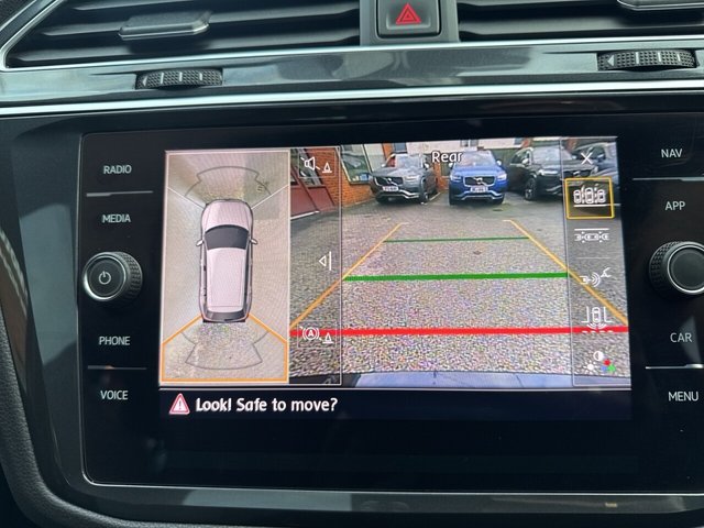 2019 Volkswagen Tiguan 2L R-Line Tech 5dr - Photo 9