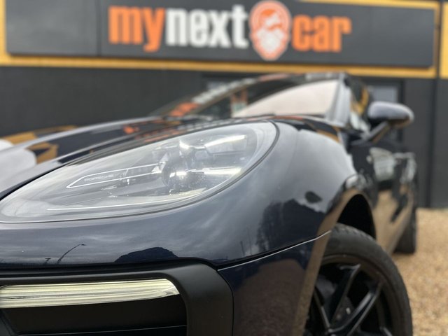 2022 Porsche Macan - Photo 5