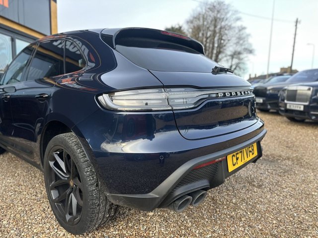 2022 Porsche Macan - Photo 8