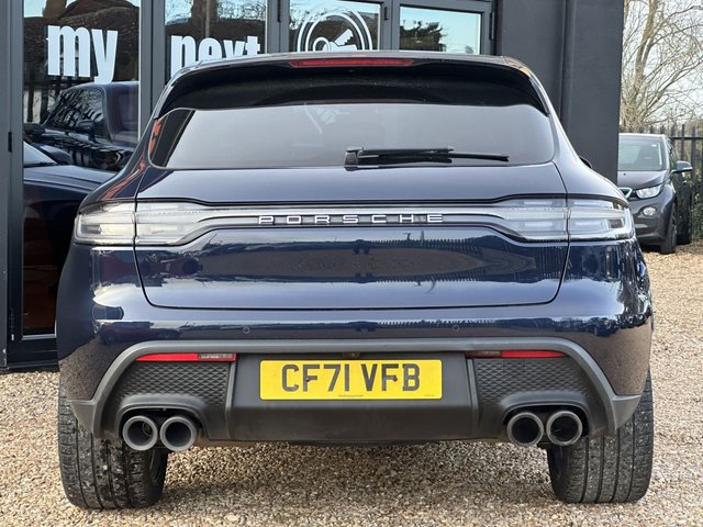 2022 Porsche Macan - Photo 9