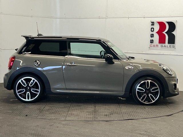 2019 MINI Hatch 2L Cooper S Sport 3dr - Photo 2