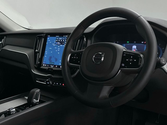 2023 Volvo Xc60 2L Plus 5dr - Photo 4