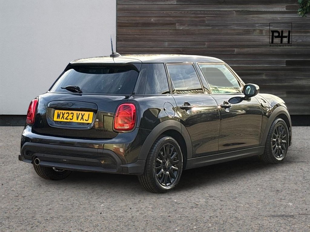 USED 2023 23 MINI HATCH 1.5 Cooper Classic Hatchback 5dr Petrol Steptronic Euro 6 (s/s) (136 ps) BLACK PACK|APPLE CARPLAY