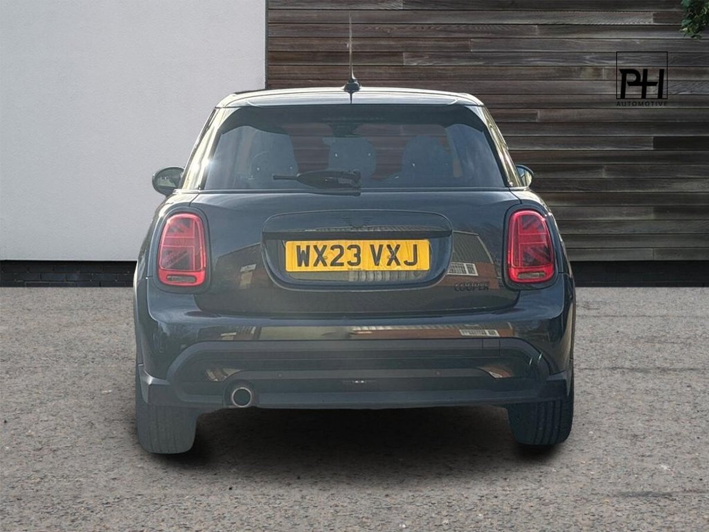 USED 2023 23 MINI HATCH 1.5 Cooper Classic Hatchback 5dr Petrol Steptronic Euro 6 (s/s) (136 ps) BLACK PACK|APPLE CARPLAY