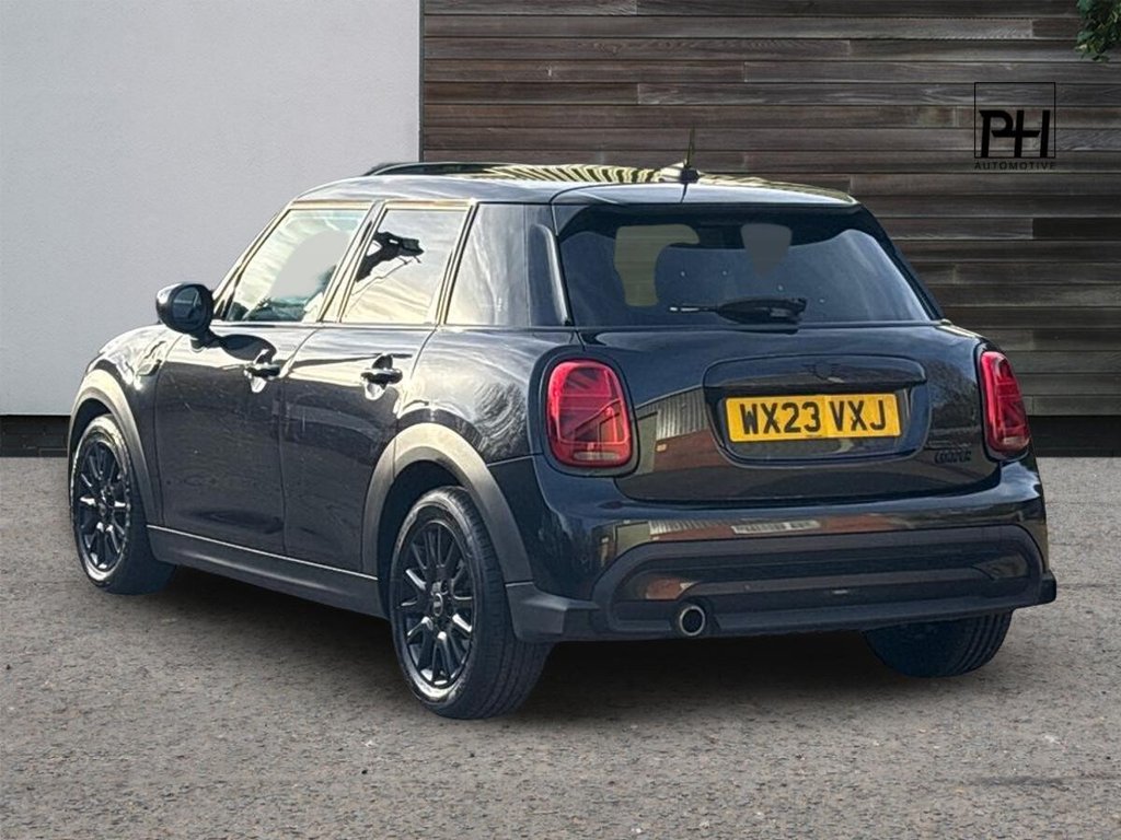 USED 2023 23 MINI HATCH 1.5 Cooper Classic Hatchback 5dr Petrol Steptronic Euro 6 (s/s) (136 ps) BLACK PACK|APPLE CARPLAY