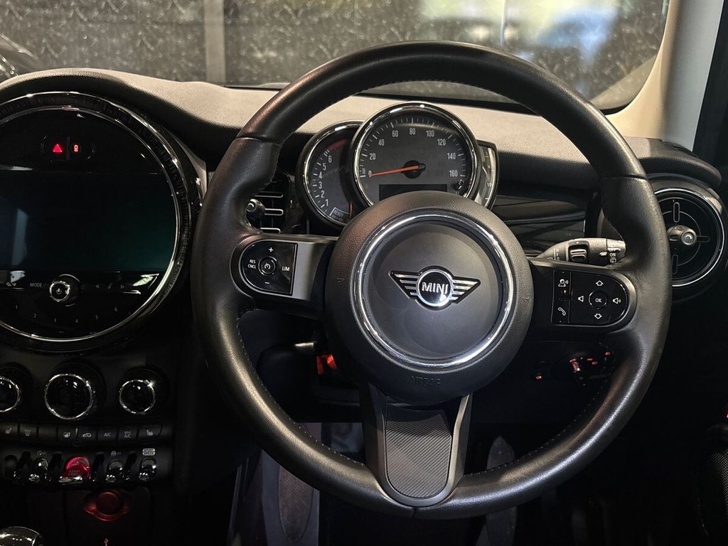 USED 2023 23 MINI HATCH 1.5 Cooper Classic Hatchback 5dr Petrol Steptronic Euro 6 (s/s) (136 ps) BLACK PACK|APPLE CARPLAY