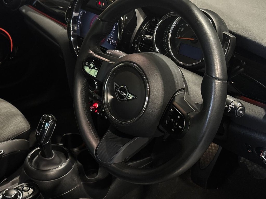 USED 2023 23 MINI HATCH 1.5 Cooper Classic Hatchback 5dr Petrol Steptronic Euro 6 (s/s) (136 ps) BLACK PACK|APPLE CARPLAY