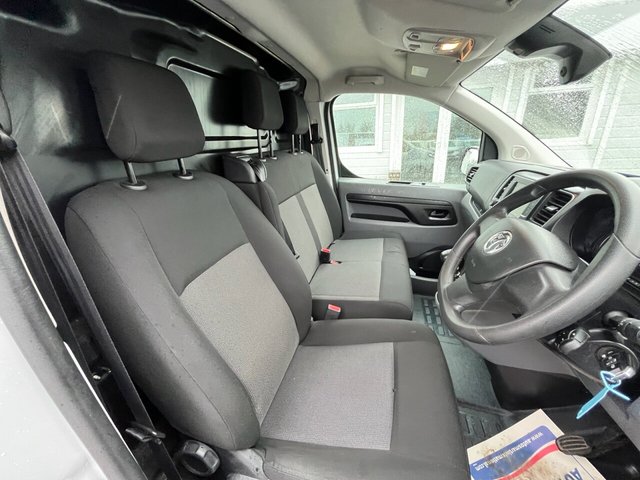 2023 Vauxhall Vivaro 1.5L Dynamic 6dr - Photo 12