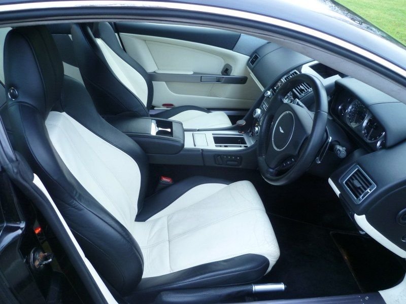 USED 2010 10 ASTON MARTIN DB9 6.0 V12 Coupe 2dr Petrol T-TronicII Euro 4 (470 bhp) 