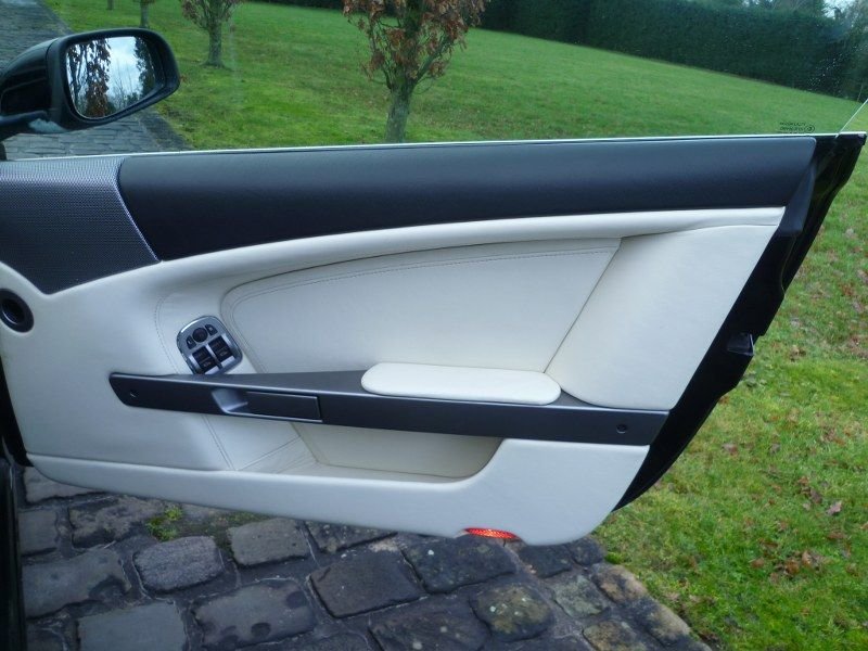 USED 2010 10 ASTON MARTIN DB9 6.0 V12 Coupe 2dr Petrol T-TronicII Euro 4 (470 bhp) 